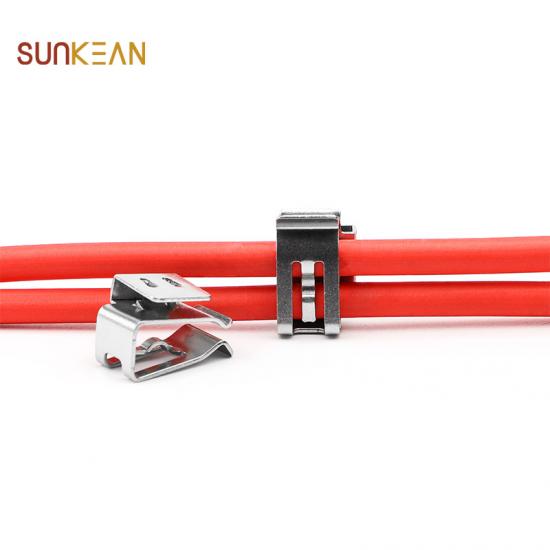 Attaches de câble à 90 degrés